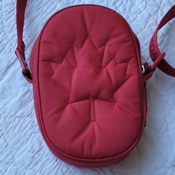 LULULEMON TEAM CANADA FUTURE LEGACY CROSSBODY BELT BAG FANNY PACK RED - Picture 3 of 11